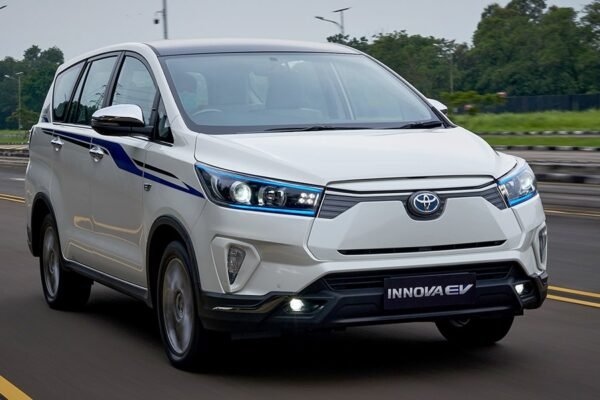 Toyota Hadirkan Kijang Innova EV Concept di IIMS 2022 dan Terapkan Standar Emisi Euro 4 pada Kendaraan Diesel